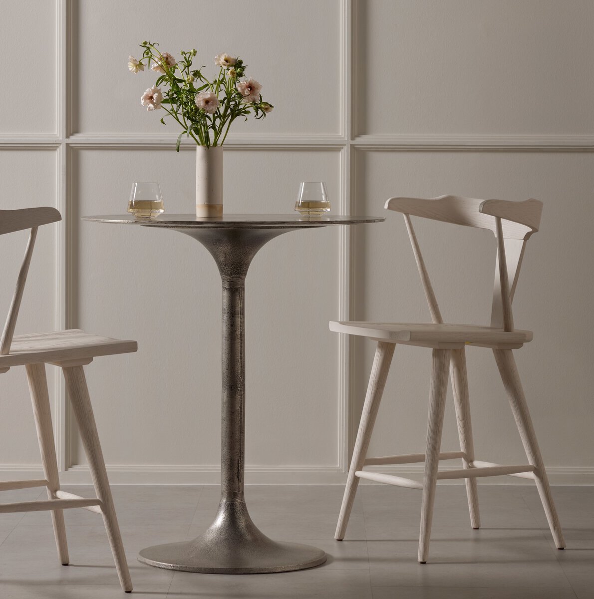 Myvra Bar + Counter Table